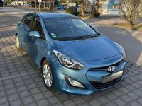 Gebraucht Hyundai i30 Classic 99 PS (72 kW) 2012 Blau Limousine