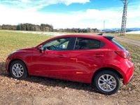 Gebraucht Mazda 2 Edition 90 PS (66 kW) 2015 Rot Kleinwagen
