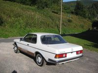 Gebraucht Mercedes 230 136 PS (100 kW) 1982 Weiß Coupé