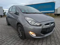 Gebraucht Hyundai ix20 90 PS (66 kW) 2013 Grau Kleinwagen