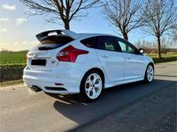 Gebraucht Ford Focus ST 250 PS (183 kW) 2014 Weiß Limousine