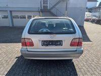 Gebraucht Mercedes E200 163 PS (119 kW) 2003 Silber Kombi