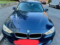 Gebraucht BMW 318 143 PS (105 kW) 2012 Blau Limousine