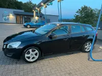 Gebraucht Volvo V60 114 PS (83 kW) 2012 Schwarz Kombi