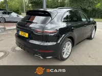 Gebraucht Porsche Cayenne E-Hybrid 476 PS (350 kW) 2022 Schwarz SUV