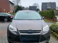 Gebraucht Ford Focus 101 PS (74 kW) 2014 Grau Kombi