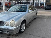 Gebraucht Mercedes E320 224 PS (164 kW) 2000 Grau Limousine