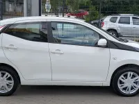 Gebraucht Toyota Aygo X-play 69 PS (50 kW) 2016 Weiß Kleinwagen