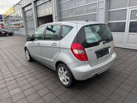 Gebraucht Mercedes A180 109 PS (80 kW) 2011 Silber Limousine