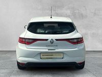 Gebraucht Renault Mégane III Life 101 PS (74 kW) 2016 Weiß Limousine