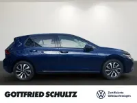 Usata VW Golf VIII Active 150 CV (110 kW) 2023 Blu Berlina