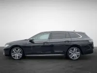 Gebraucht VW Passat R-line 193 PS (141 kW) 2025 Schwarz (grenadillschwarz metallic) Kombi