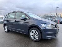 Gebraucht VW Touran Comfortline 122 PS (89 kW) 2023 Grau Van / Kleinbus