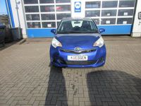 Gebraucht Toyota Verso-S Life 99 PS (72 kW) 2011 Blau Van / Kleinbus