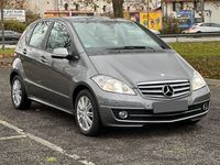 gebraucht Mercedes A180 ELEGANCE Rückfahrkamera SHZ AHK NAVIGATION