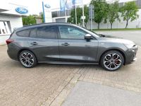 Neu Ford Focus ST-Line X 116 PS (85 kW) 2025 Gold Kombi