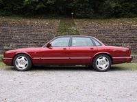 Używany Jaguar XJR 320 KM (235 kW) 1997 Czerwony Sedan/Limuzyna