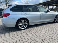 Gebraucht BMW 330 Performance 258 PS (189 kW) 2015 Silber Kombi