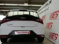 Gebraucht Hyundai i20 Select 101 PS (74 kW) 2022 Weiß Kleinwagen