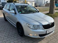 Gebraucht Skoda Superb Ambition 125 PS (91 kW) 2011 Silber Kombi