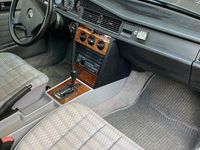 Second-hand Mercedes 190 122 CP (89 kW) 1992 Gri Berlinǎ