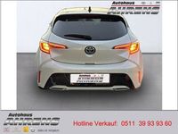 Gebraucht Toyota Corolla Club 180 PS (132 kW) 2020 Hell weiß metallic Limousine