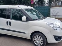 Gebraucht Opel Combo Edition 95 PS (69 kW) 2016 Weiß Van / Kleinbus