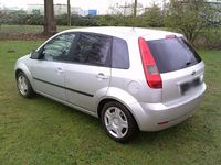 Gebraucht Ford Fiesta 80 PS (58 kW) 2005 Silber Kleinwagen