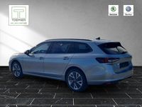 Neu Skoda Superb Selection 193 PS (141 kW) 2025 Aluminium silber metallic Kombi