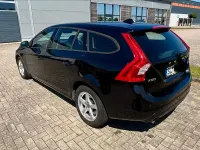 Gebraucht Volvo V60 136 PS (100 kW) 2015 Schwarz Kombi