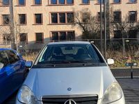 Gebraucht Mercedes A180 109 PS (80 kW) 2009 Silber Kleinwagen