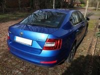 Gebraucht Skoda Octavia 140 PS (102 kW) 2013 Blau Limousine