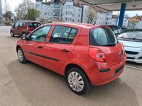 Gebraucht Renault Clio II 75 PS (55 kW) 2006 Rot Kleinwagen