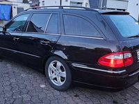 Gebraucht Mercedes E320 Avantgarde 204 PS (150 kW) 2005 Schwarz Limousine