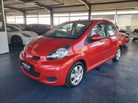 Gebraucht Toyota Aygo 68 PS (50 kW) 2011 Rot Kleinwagen