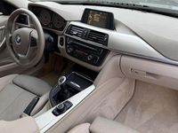 Gebraucht BMW 320 Sport Line 185 PS (136 kW) 2012 Braun Limousine