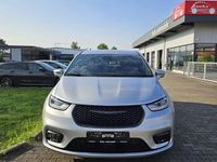 Używany Chrysler Pacifica 264 KM (194 kW) 2024 Srebrny SUV