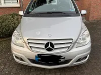 Gebraucht Mercedes B180 109 PS (80 kW) 2010 Silber Van / Kleinbus
