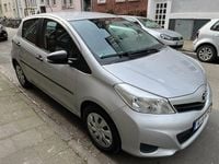 Gebraucht Toyota Yaris Cool 99 PS (72 kW) 2012 Silber Kleinwagen