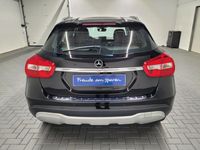 Gebraucht Mercedes GLA180 Style 122 PS (89 kW) 2019 Schwarz (nachtschwarz  unilack) SUV