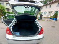 Gebraucht Ford Mondeo 125 PS (91 kW) 2001 Silber Limousine