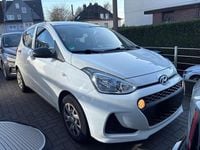 Gebraucht Hyundai i10 Pure 67 PS (49 kW) 2019 Polar white / sol Kleinwagen