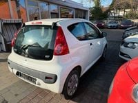 Gebraucht Peugeot 107 68 PS (50 kW) 2009 Weiß Kleinwagen