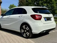 Gebraucht Mercedes A180 Urban 122 PS (89 kW) 2015 Schwarz Limousine