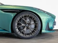 Gebraucht Aston Martin DB12 680 PS (500 kW) 2024 Iridescent emerald Coupé