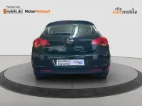 Gebraucht Opel Astra Edition 116 PS (85 kW) 2010 Saphirschwarz/black sapphire Limousine