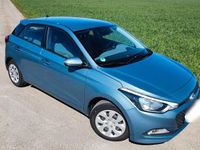 Gebraucht Hyundai i20 GO! 75 PS (55 kW) 2017 Blau Kleinwagen