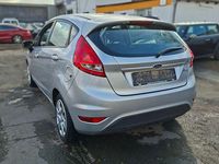 Gebraucht Ford Fiesta Trend 82 PS (60 kW) 2012 Silber Kleinwagen