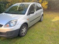Używany Ford Fiesta 75 KM (55 kW) 2006 Srebrny Hatchback