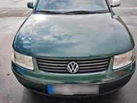 Gebraucht VW Passat 125 PS (91 kW) 1999 Grün Kombi